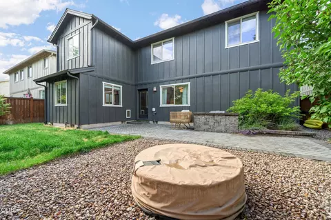 Exterior - 21163 Clairaway Ave, Bend, OR 97702 photo 3 of 4