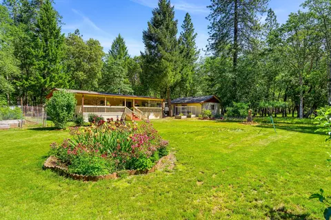 521 Boyer Rd, Grants Pass, OR 97526
