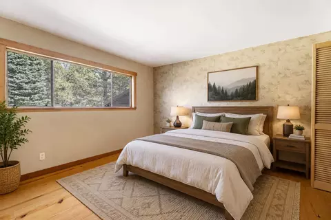 Bedroom - 52140 Elderberry Ln, La Pine, OR 97739 photo 2 of 6