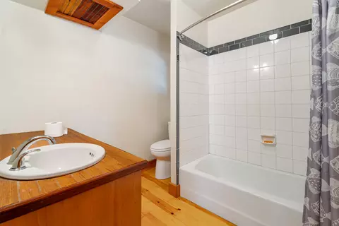 Bath - 52140 Elderberry Ln, La Pine, OR 97739 photo 1 of 3
