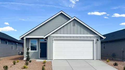 2663 NW 26th Loop N, Redmond, OR 97756