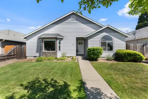 145 SW Vicki Ln, Grants Pass, OR 97526