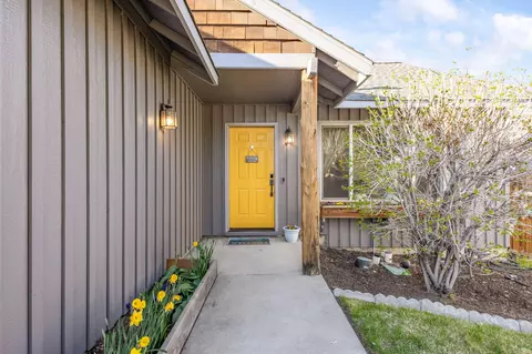 2150 NE Castle Ave, Bend, OR 97701