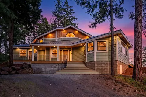 8351 Dead Indian Memorial Rd, Ashland, OR 97520