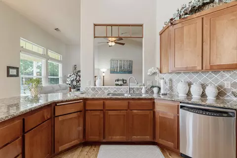 Kitchen - 128 Oak Point Dr, Eagle Point, OR 97524 photo 1 of 3