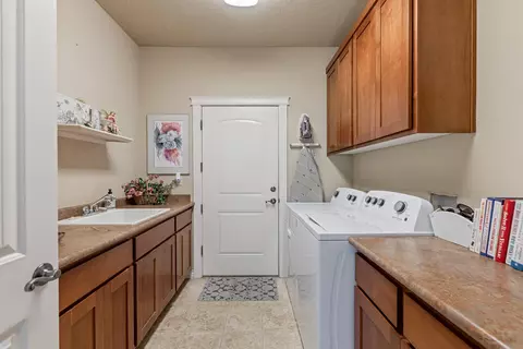Other - 128 Oak Point Dr, Eagle Point, OR 97524 photo 8 of 10