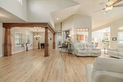Living - 128 Oak Point Dr, Eagle Point, OR 97524 photo 2 of 2