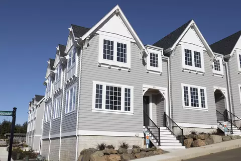 401 NE Moonwake Ln #14, Depoe Bay, OR 97341