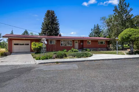 176 SE Hillcrest St, Madras, OR 97741