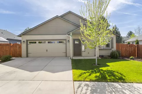 4176 SW 34th St, Redmond, OR 97756
