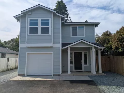613 St Thomas Ln, Eagle Point, OR 97524