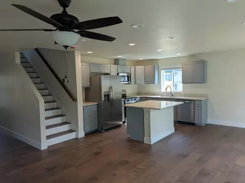 Kitchen - 613 St Thomas Ln, Eagle Point, OR 97524 photo 1 of 3