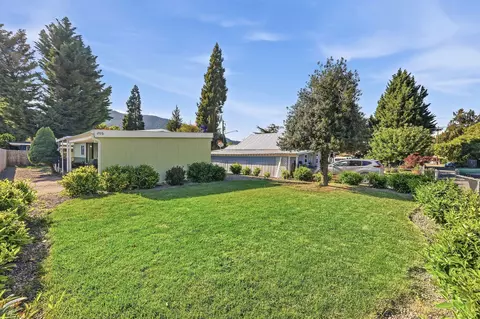 203 Park St, Rogue River, OR 97537