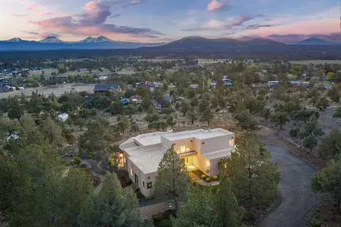 3191 SW 41st St, Redmond, OR 97756