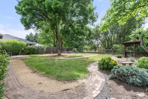 Exterior - 184 Meadow View Dr, Phoenix, OR 97535 photo 12 of 16
