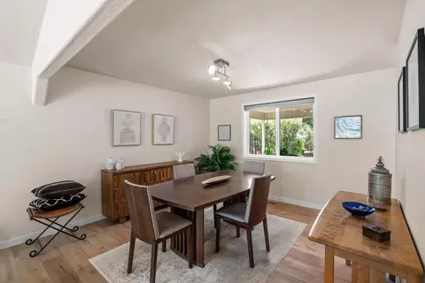 Dining - 184 Meadow View Dr, Phoenix, OR 97535 photo 1 of 2