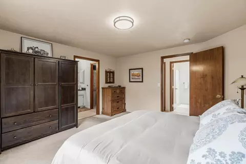 Bedroom - 184 Meadow View Dr, Phoenix, OR 97535 photo 4 of 4