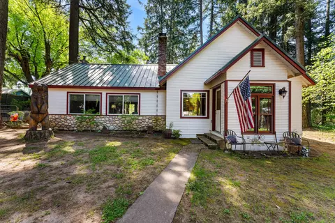 1631 Mill Creek Dr, Prospect, OR 97536