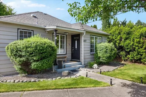 307 Monroe St, Medford, OR 97501