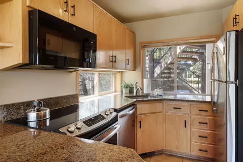 Kitchen - 19717 SW Mount Bachelor Dr UNIT 313, Bend, OR 97702 photo 2 of 2