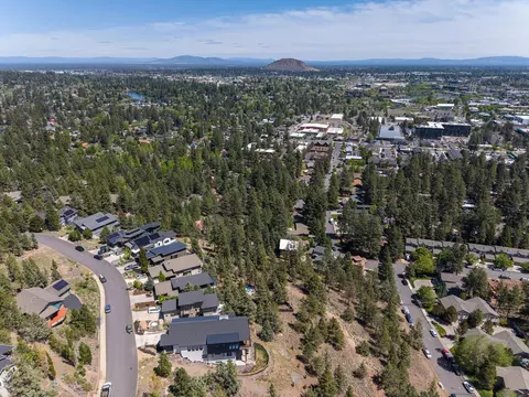 1729 SW Troon Ave, Bend, OR 97702 photo 10