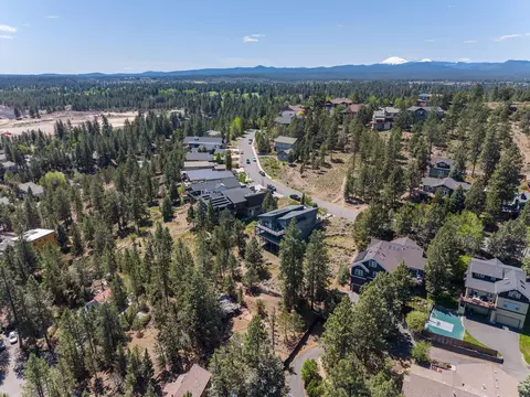 1729 SW Troon Ave, Bend, OR 97702 photo 3