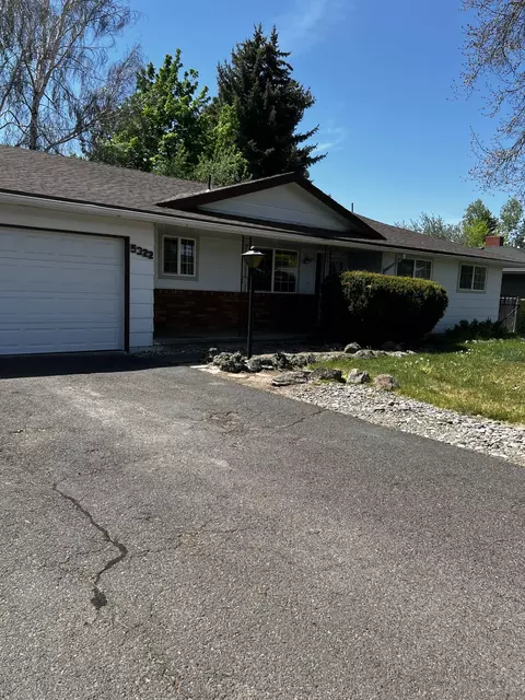5322 Mazama Dr, Klamath Falls, OR 97603