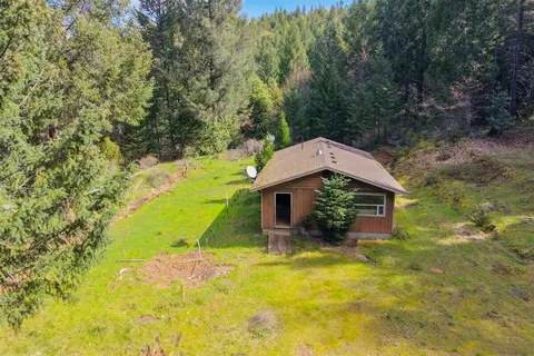 2787 Davis Creek Rd, Selma, OR 97538