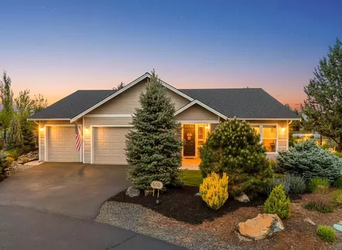 650 Wildwood Falls Ct, Redmond, OR 97756