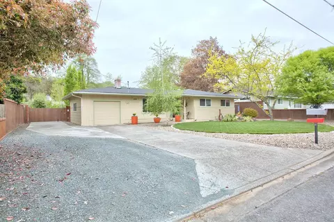 1332 NW Gilbert Way, Grants Pass, OR 97526