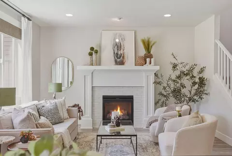Living - 19987 Badger Rd, Bend, OR 97702 photo 2 of 3