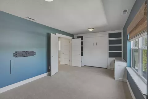 Bedroom - 19987 Badger Rd, Bend, OR 97702 photo 6 of 7