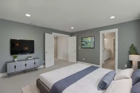 Bedroom - 19987 Badger Rd, Bend, OR 97702 photo 1 of 7