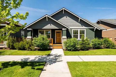 2721 NE Black Oak, Bend, OR 97701