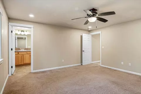Bedroom - 59665 Cheyenne Rd, Bend, OR 97702 photo 2 of 4