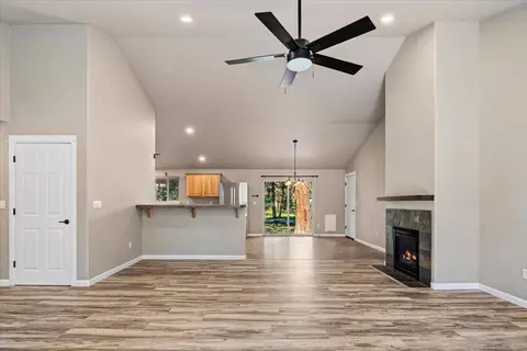 Living - 59665 Cheyenne Rd, Bend, OR 97702 photo 2 of 5