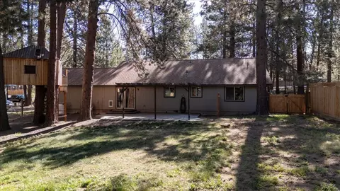 Exterior - 59665 Cheyenne Rd, Bend, OR 97702 photo 4 of 10