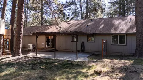 Exterior - 59665 Cheyenne Rd, Bend, OR 97702 photo 5 of 10