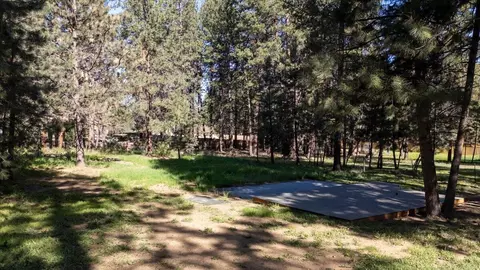 Exterior - 59665 Cheyenne Rd, Bend, OR 97702 photo 6 of 10