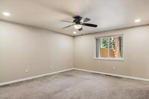 Bedroom - 59665 Cheyenne Rd, Bend, OR 97702 photo 1 of 4
