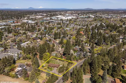 2323 NE 8th St, Bend, OR 97701