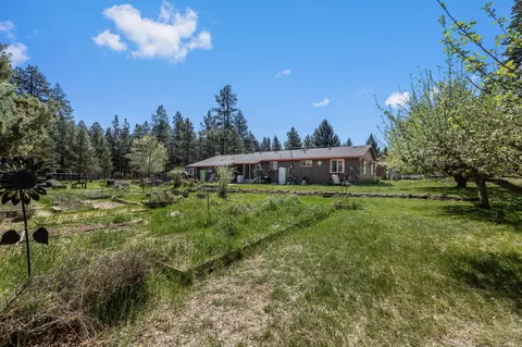 2323 NE 8th St, Bend, OR 97701