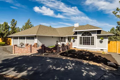 3740 SW 35th St, Redmond, OR 97756