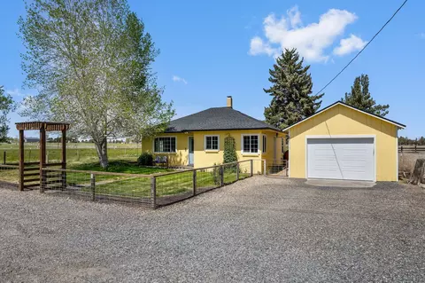 21298 SW Young Ave, Bend, OR 97701