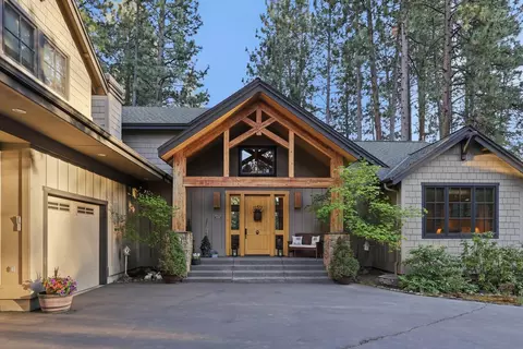 18829 Peony Pl, Bend, OR 97702
