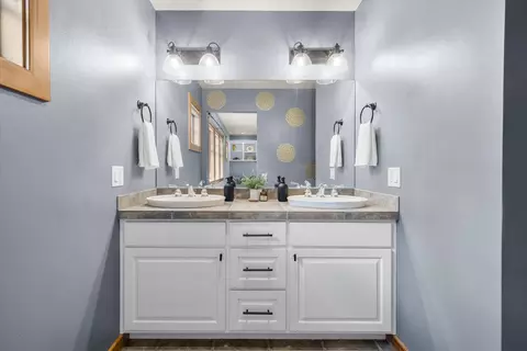 Bath - 1252 NW Ithaca Ave, Bend, OR 97703 photo 1 of 5