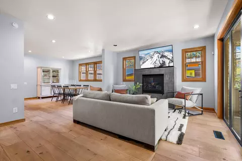 Living - 1252 NW Ithaca Ave, Bend, OR 97703 photo 1 of 4