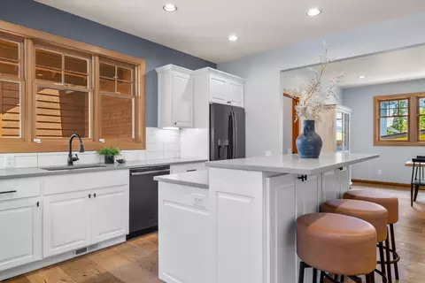 Kitchen - 1252 NW Ithaca Ave, Bend, OR 97703 photo 4 of 5