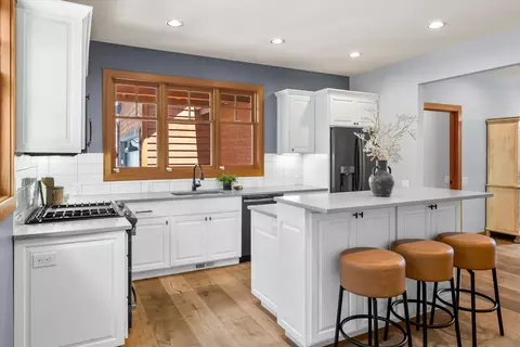 Kitchen - 1252 NW Ithaca Ave, Bend, OR 97703 photo 5 of 5