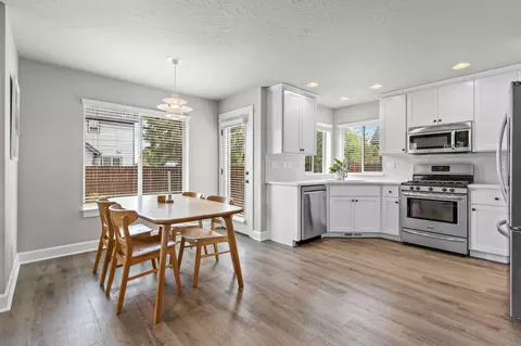 Kitchen - 60999 Grand Targhee Dr, Bend, OR 97702 photo 1 of 6